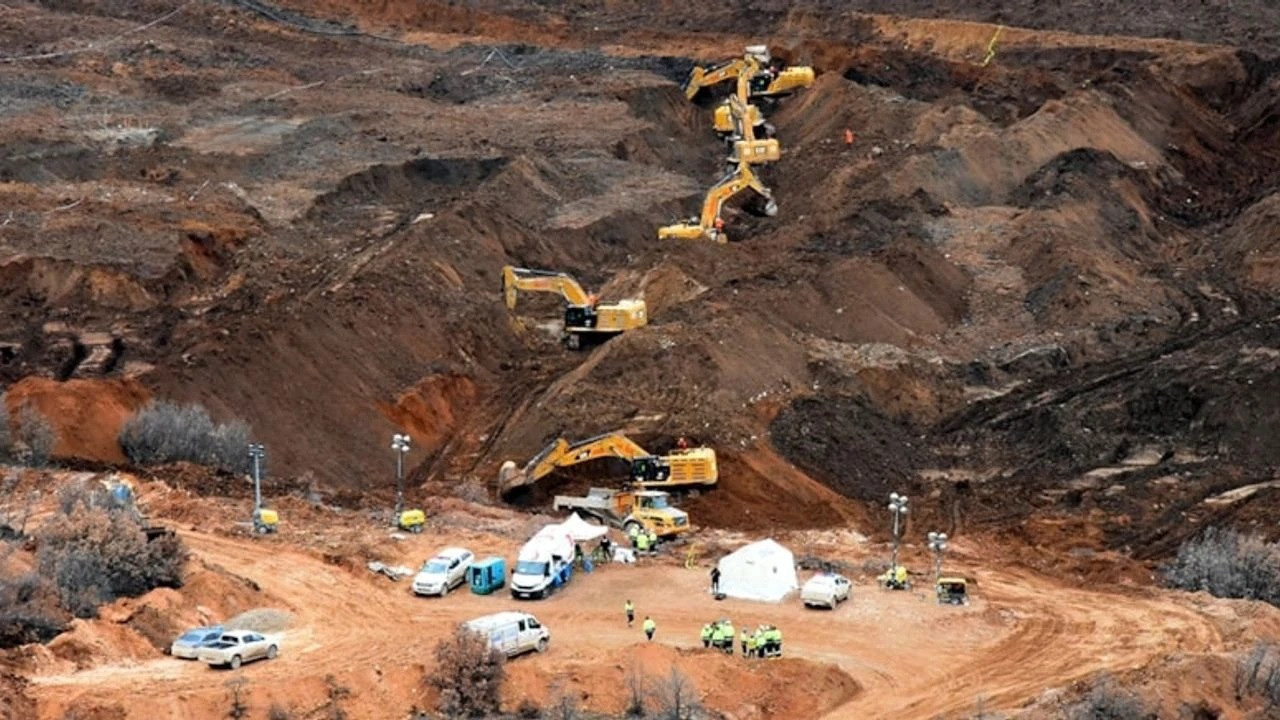 İliç faciası davası: Mahkeme başkanının AKP'li vekille fotoğrafı çıktı