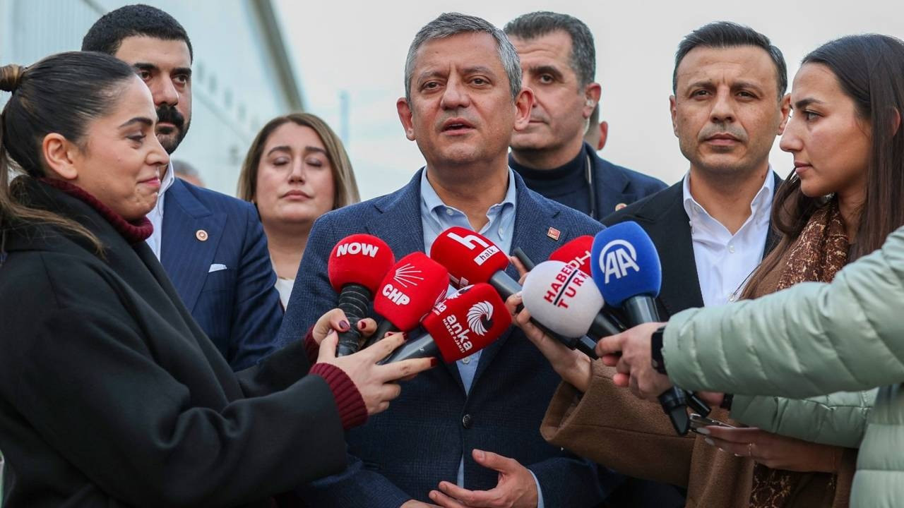 Özgür Özel: Tayfun Kahraman yardım olmadan ayağa kalkamıyor