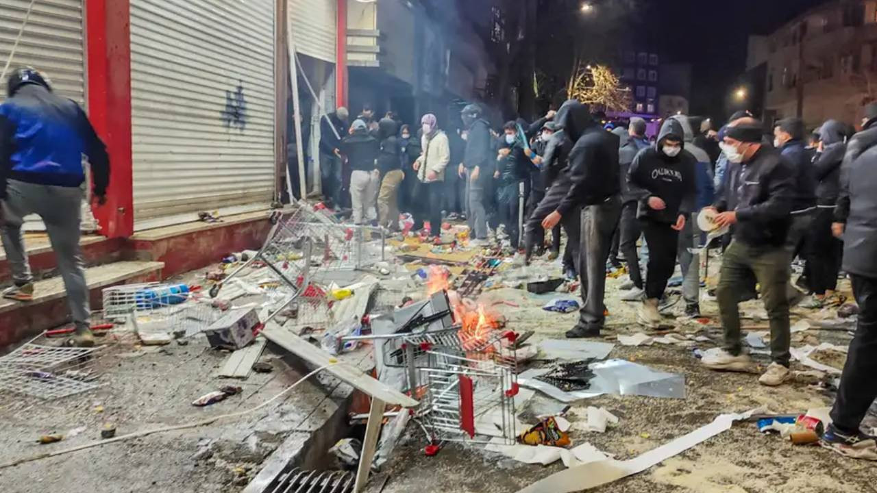 İran’da protestolar 13'üncü gününde; internet kapalı, sokaklar açık