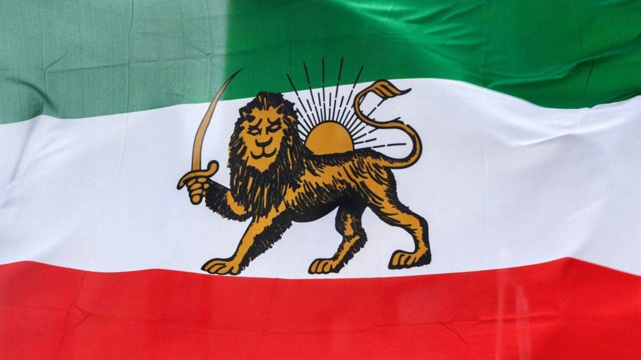 X, İran bayrağını değiştirdi