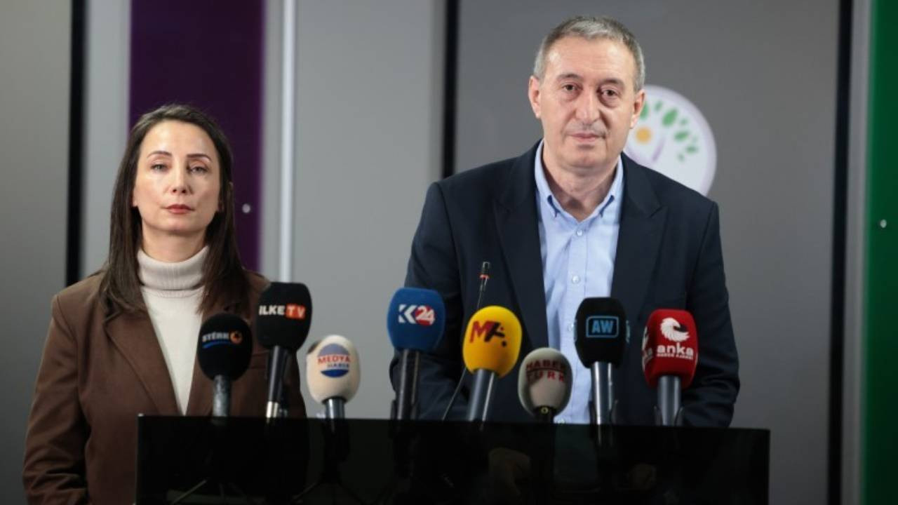 Bakırhan'dan Fidan'a: Diplomasi koridorlarından mı Şara’nın operasyon odasından mı konuşuyorsunuz?