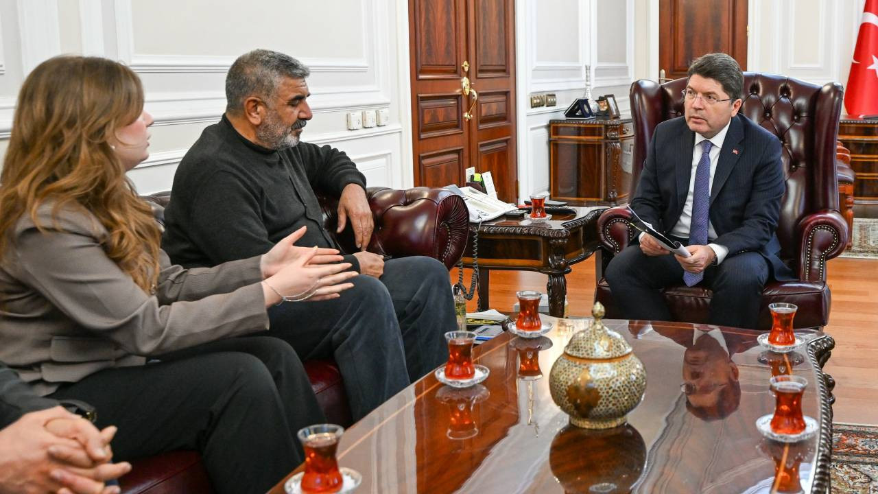 Adalet Bakanı Tunç, Rojin Kabaiş'in babası ile bir araya geldi