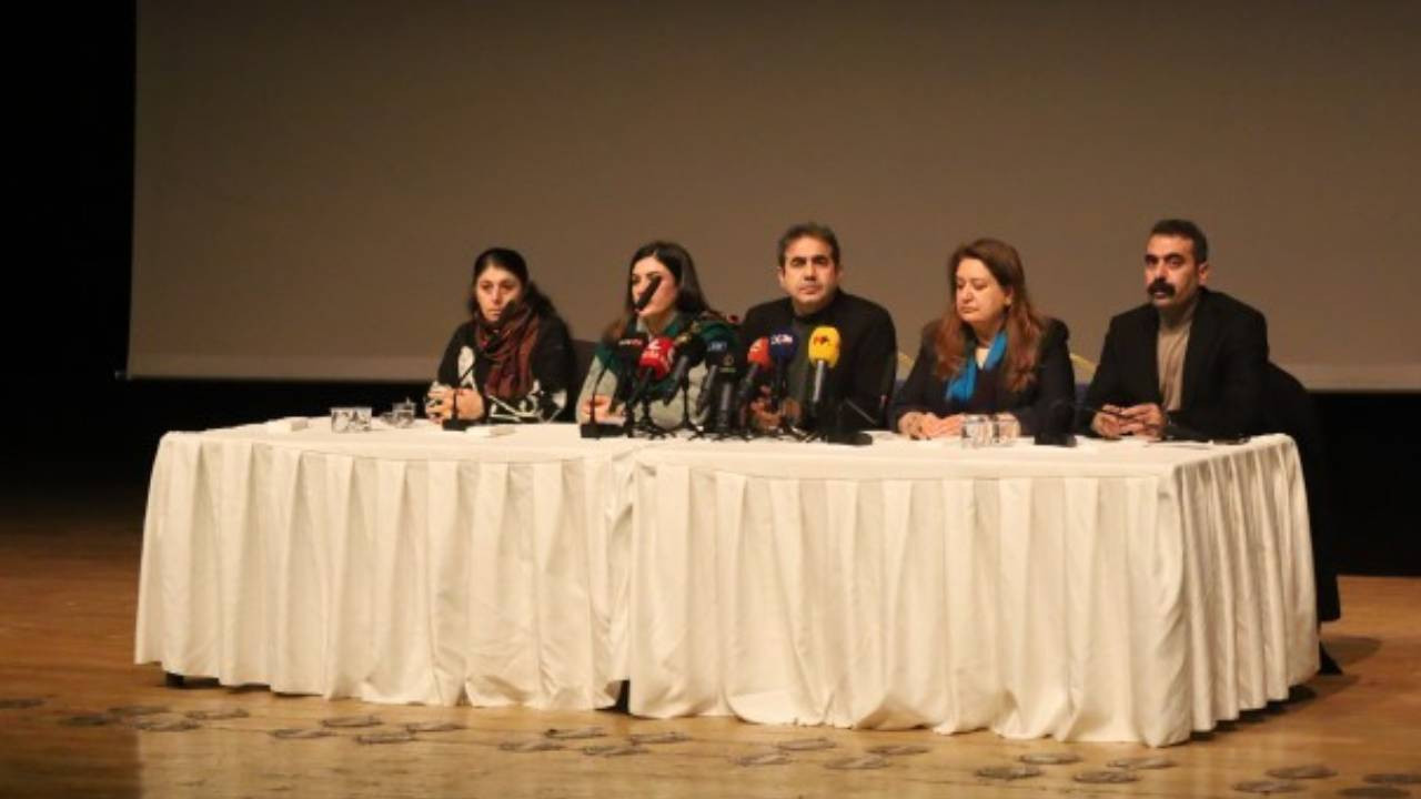 Hava koşulları nedeniyle ertelenmişti; 'Öcalan'a özgürlük' mitinginin tarihi açıklandı