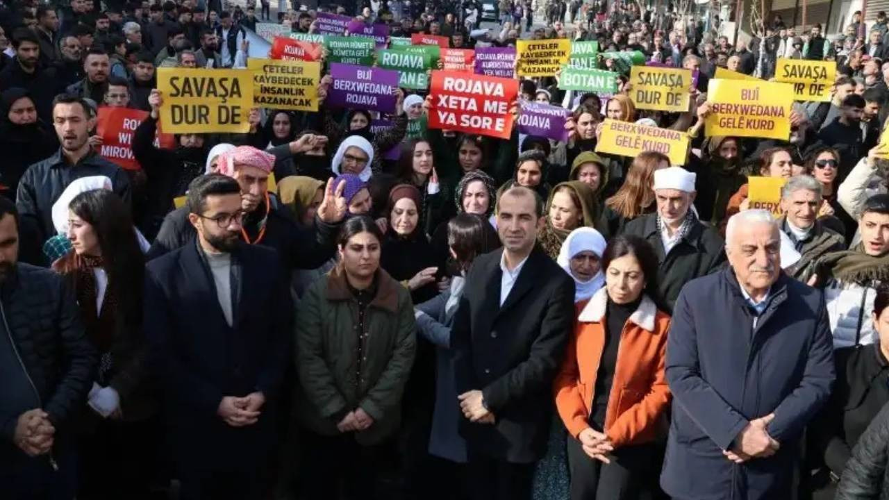 Suriye'de Kürtlere yönelik saldırılar Cizre'de protesto edildi