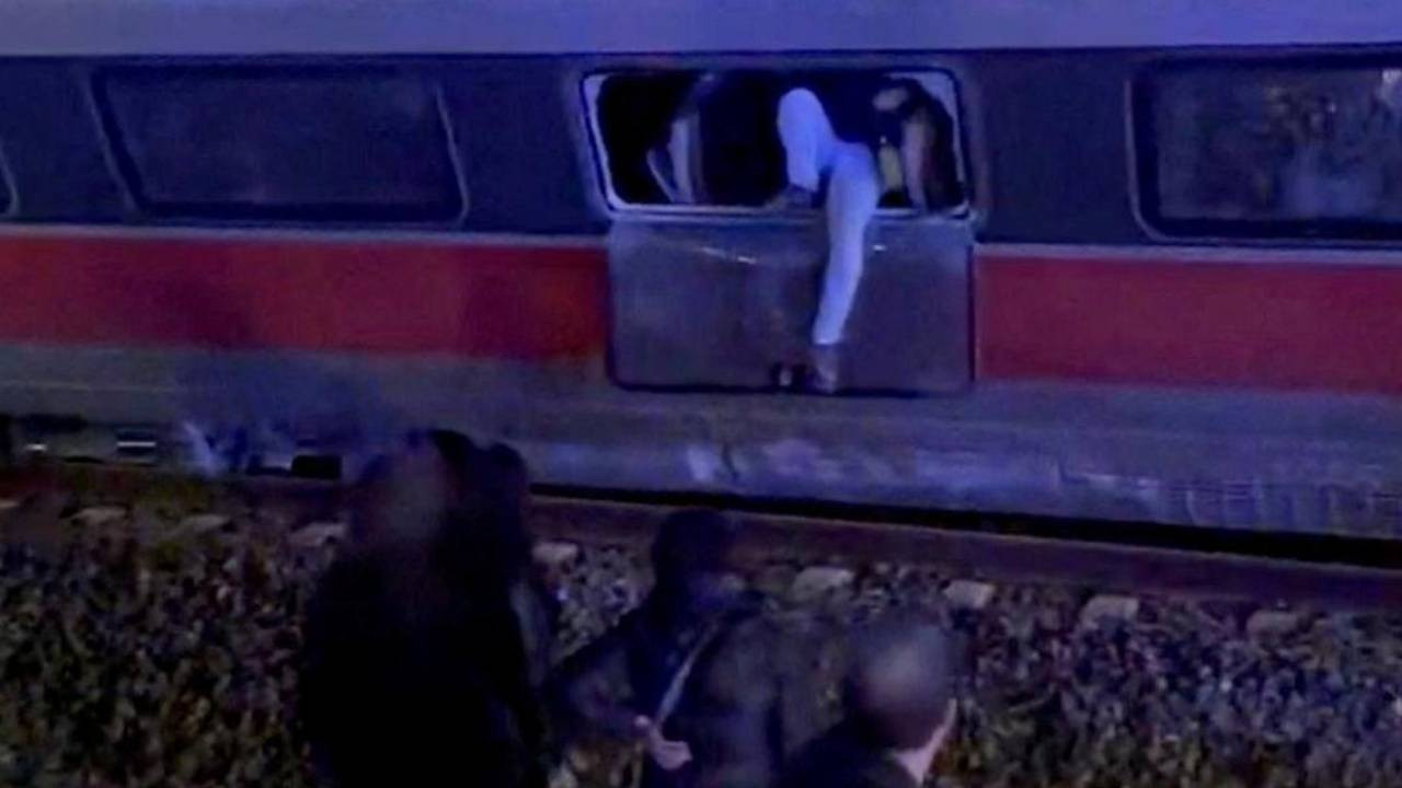 İspanya’da hızlı tren faciası: En az 39 kişi hayatını kaybetti