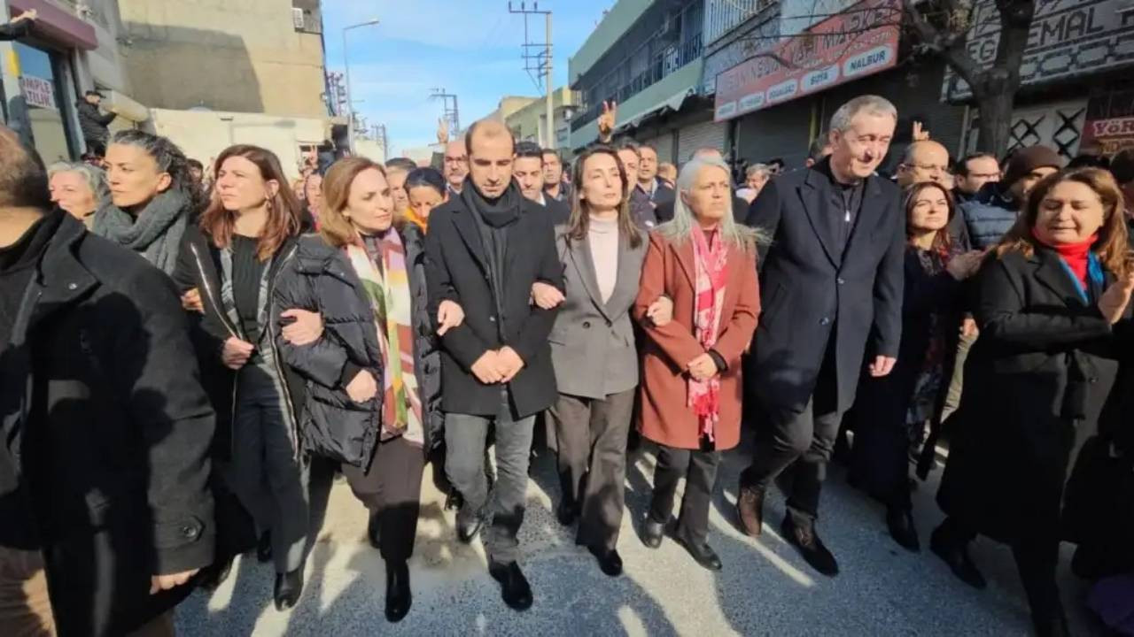 Sınıra yürüyüş başladı: DEM Parti Grup Toplantısını Nusaybin'de yapacak