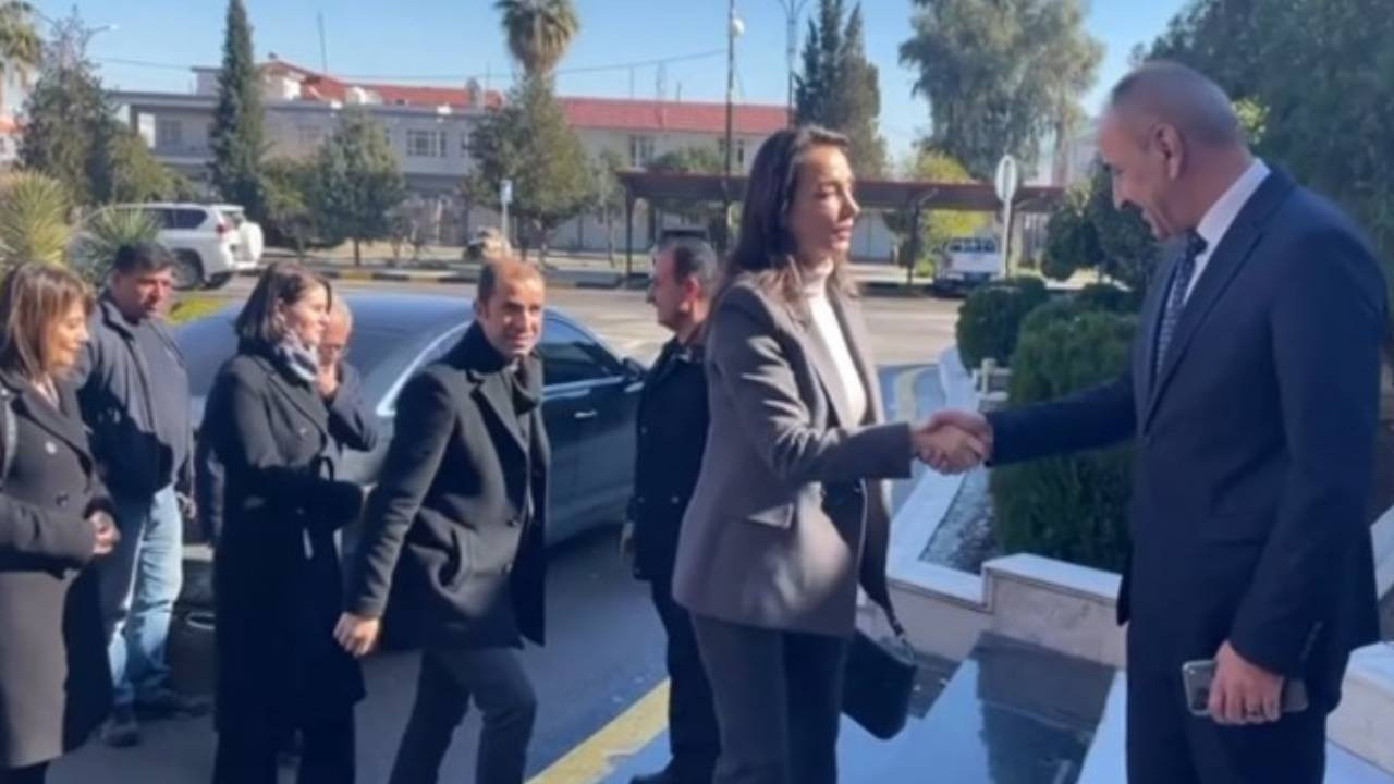 Kuzey ve Doğu Suriye'ye gidecek heyet Habur’dan geçti