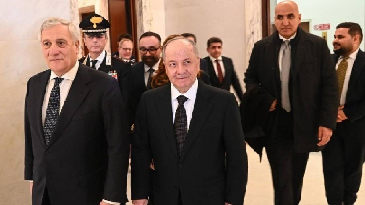 Mesut Barzani: Kobani'ye el uzatılmasına müsaade edilmemeli