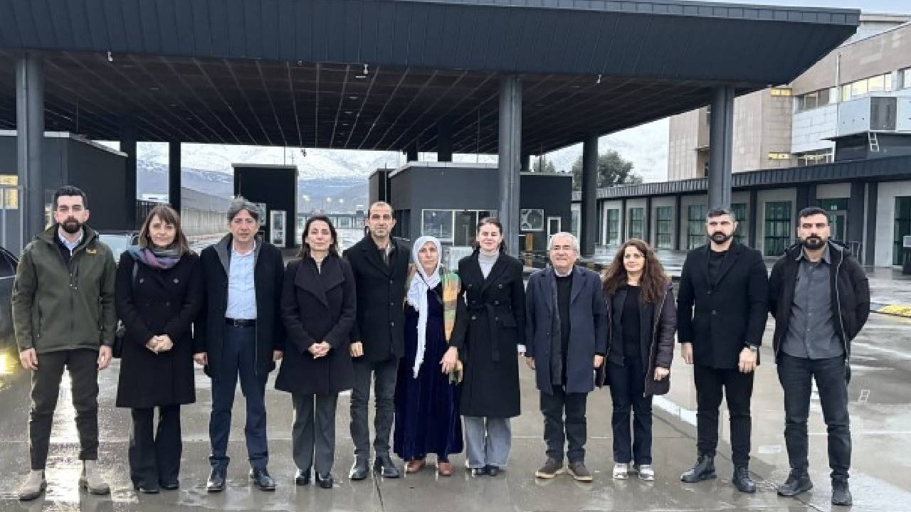 Rojava'ya giden DEM Parti ve DBP heyeti Türkiye'ye döndü