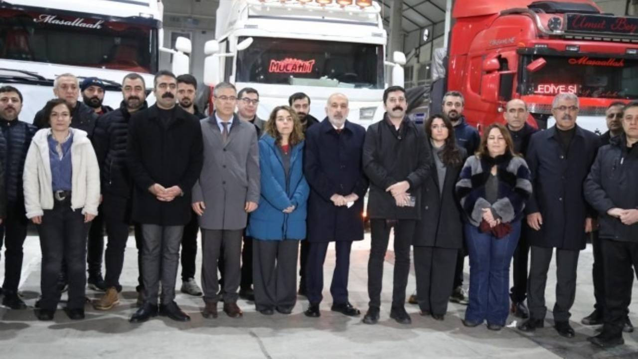Diyarbakır'dan 25 TIR yardım Kobani'ye yola çıktı