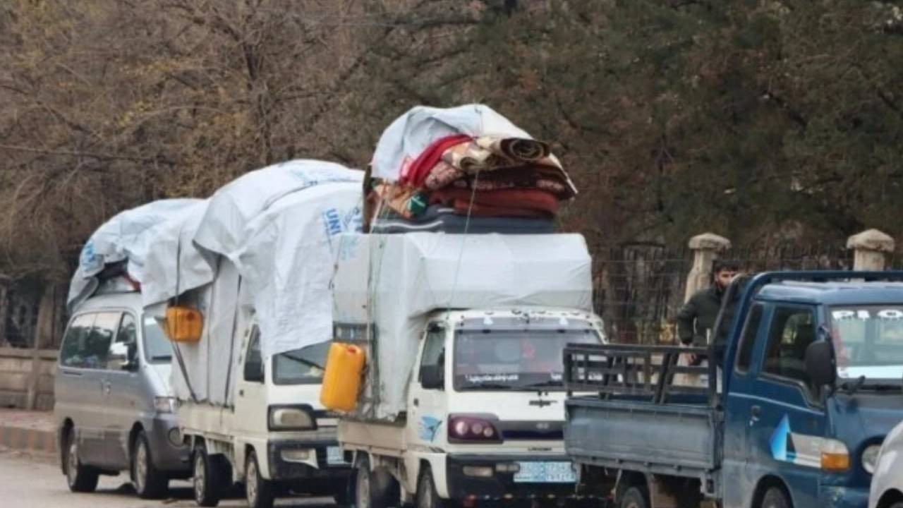 Kobani’de kuşatma sürüyor, göçe zorlananlar Çilaxa’ya ulaştı