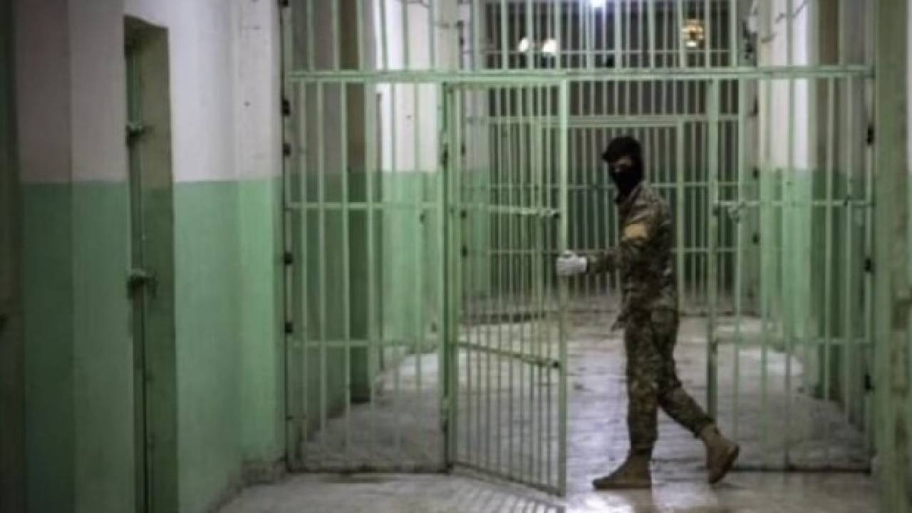 Şiwa Mehbubi: İran’da siyasi tutuklulara bilinmeyen bir ilaç enjekte ediliyor