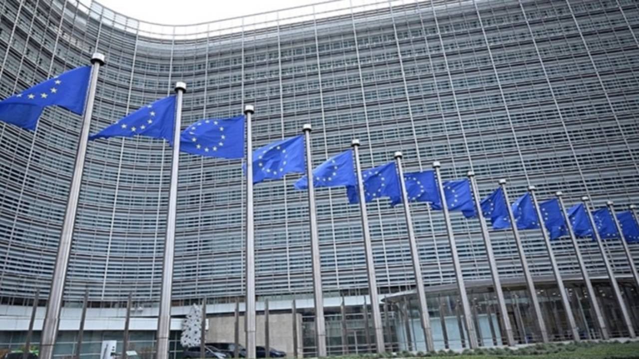 AP, tartışmalı iltica düzenlemesini kabul etti