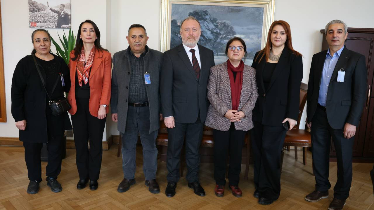 İliç faciasında yaşamını yitiren maden işçisi Yıldız’ın ailesi DEM Parti’yi ziyaret etti