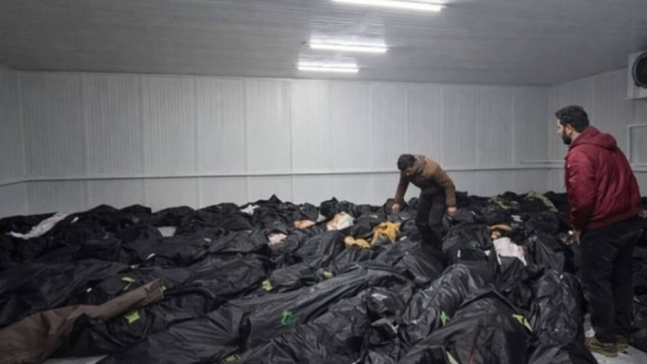 İran rejimi cenaze kaçırmak için eve baskın yaptı