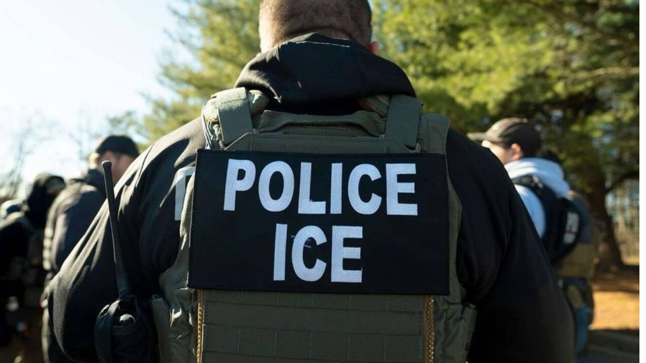 ICE polisi 2 aylık hasta bebeği ailesiyle birlikte sınır dışı etti