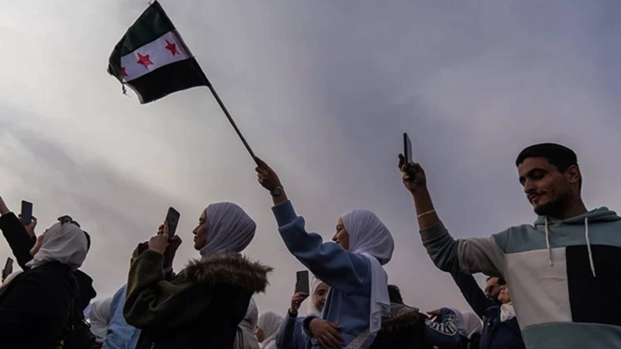 Şara yayımladı; Suriye'de genel af ilanı