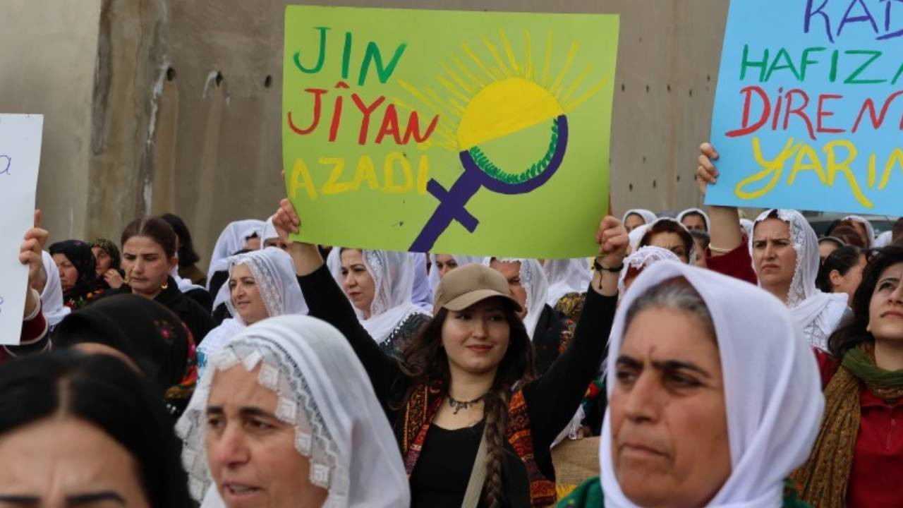 TJA'dan 3 kentte 'jin jiyan azadî' sloganı ile 8 Mart eylemi