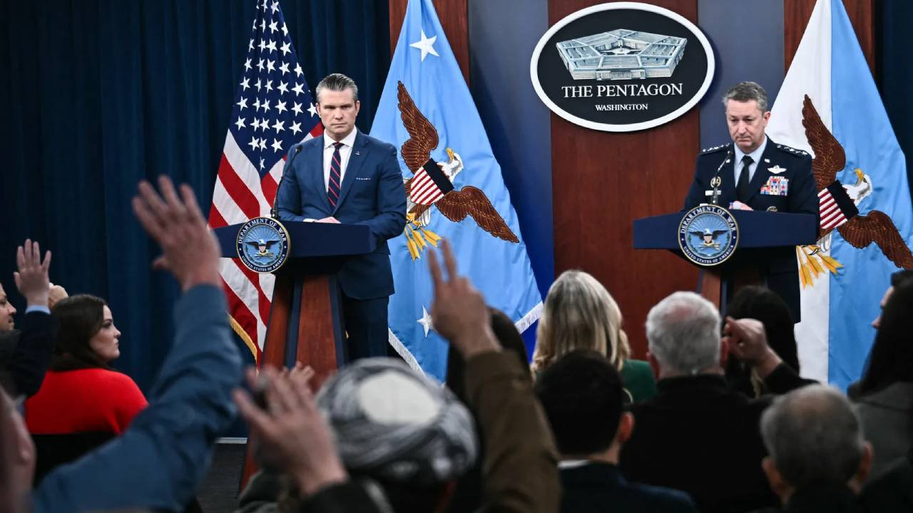 ABD Savunma Bakanı ve Genelkurmay Başkanı İran'a o…