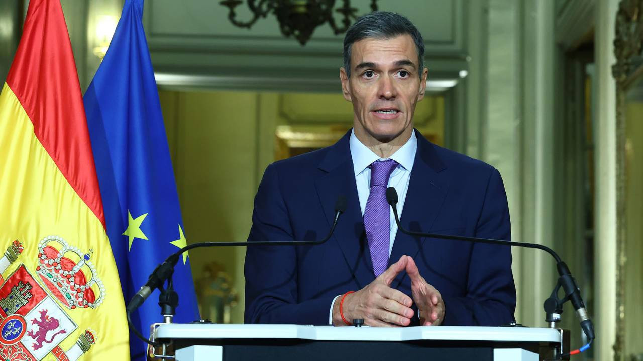 Sanchez’den Trump’a yanıt: Milyonların kaderiyle Rus ruleti oynayamazsınız