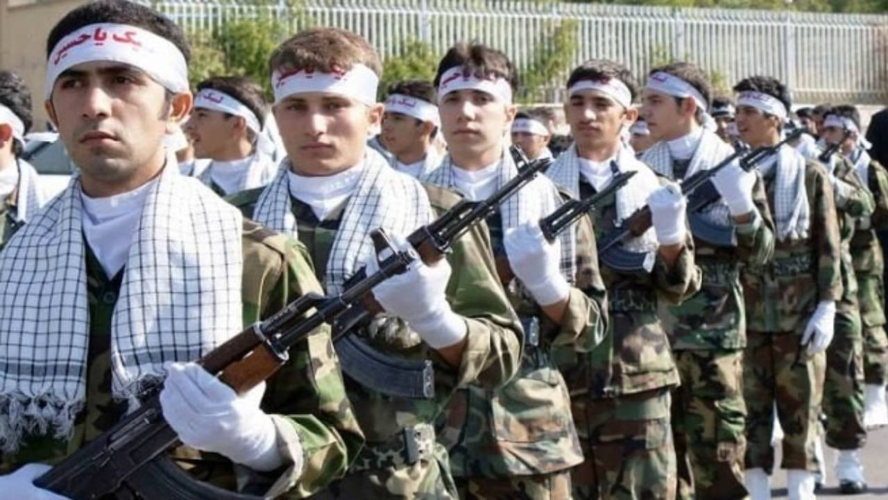 Hengaw: İran, Devrim Muhafızları ve Besic güçlerini Kürtlere karşı örgütlüyor