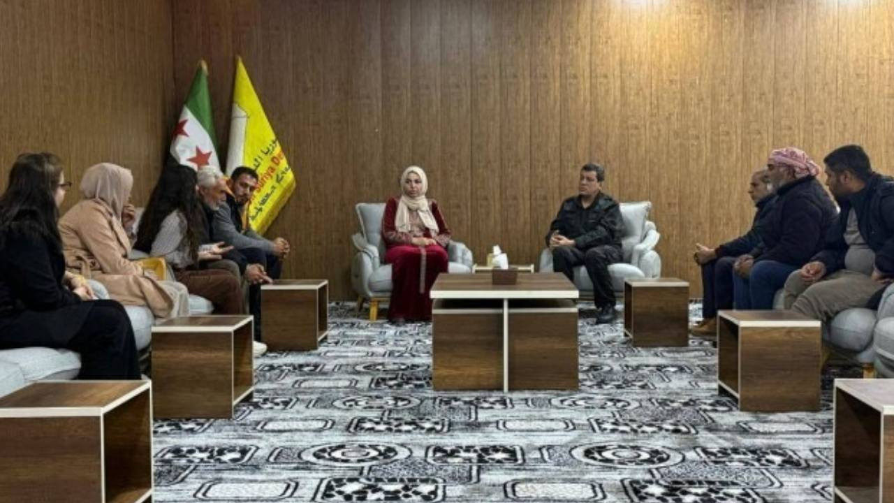 Mazlum Abdi saldırılarda esir alınanların aileleriyle görüştü