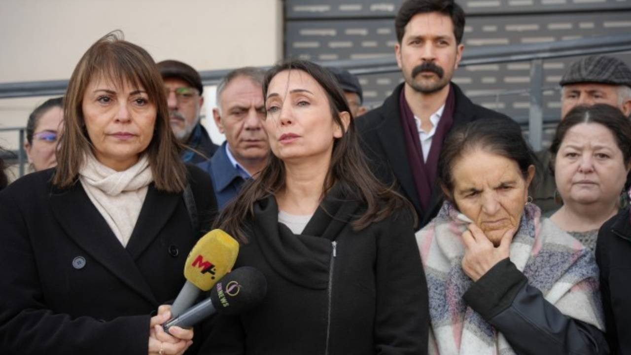 Hatimoğulları, Çiçek Otlu’yu hastanede ziyaret etti; Otlu'nun ikinci kez ameliyat edildiği belirtildi