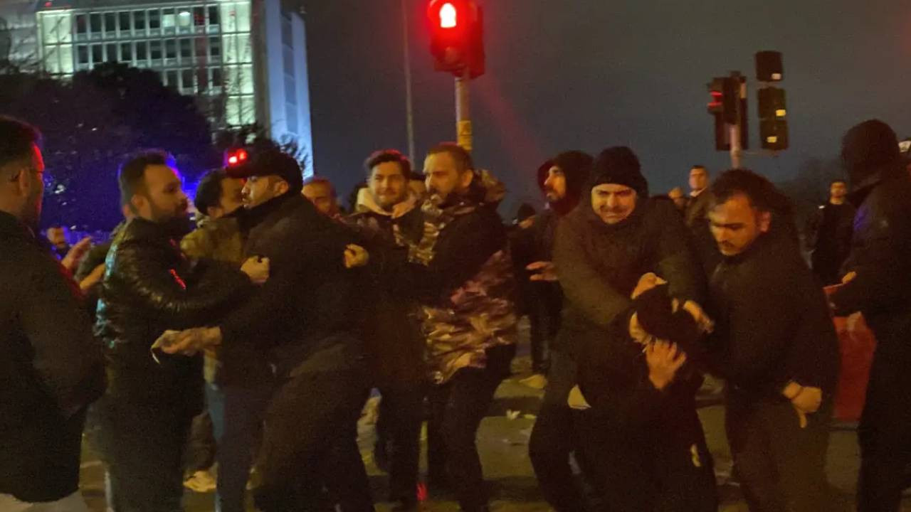 Saraçhane mitingi sonrası gençlere polis müdahalesi: Gözaltılar var