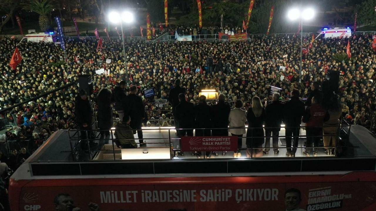 İBB operasyonun birinci yılı... Özgür Özel, Erdoğan'a Saraçhane'den seslendi: 'Tarihe darbeci olarak geçeceksin'