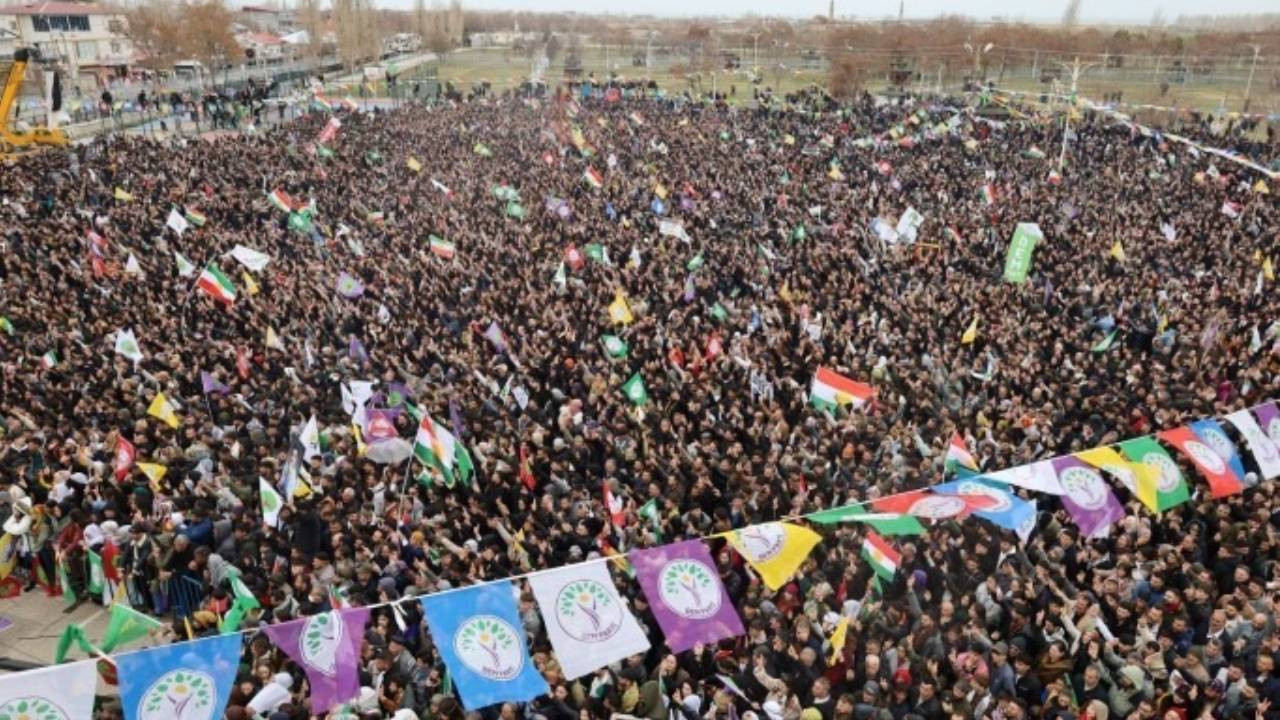 Van Newrozu | Aktaş: Barış için yasal düzenlemeler hayati önemde