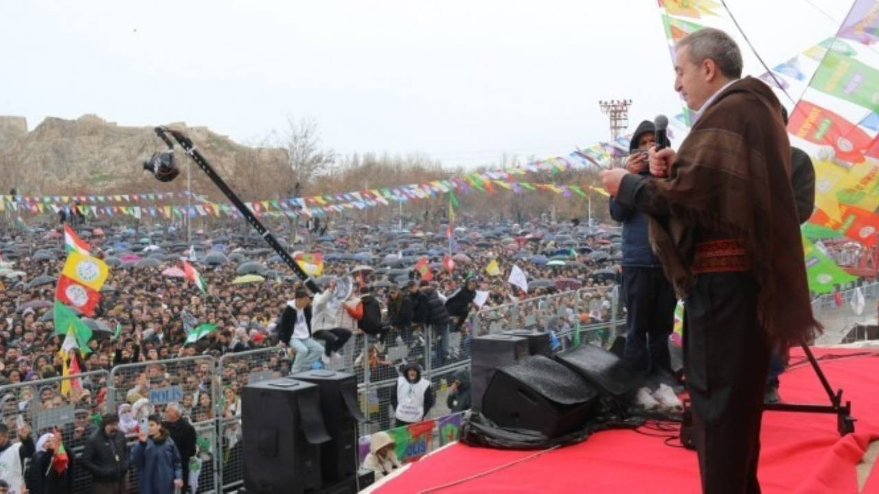 Van Newrozu | Tuncer Bakırhan: İsyandan inşaya geçiş Newrozu