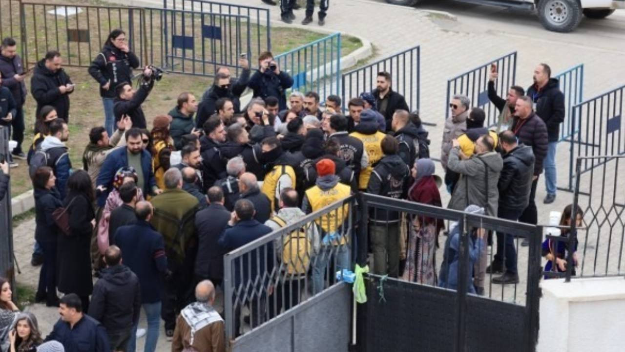 Van Newrozu'nda siyasetçilere üst araması engeli: Bakırhan sert tepki gösterdi