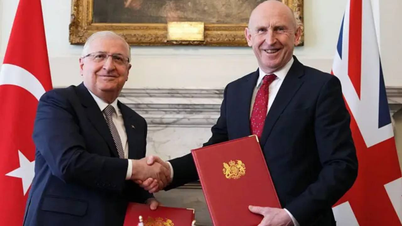 Türkiye ve İngiltere Eurofighter jetler için destek anlaşması imzaladı