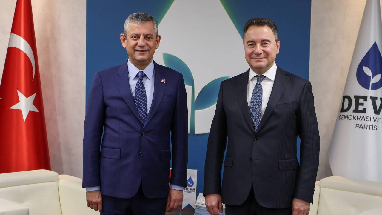 Özel ve Babacan görüştü: 'Ara seçim anayasal zorunluluk, erken seçim kaçınılmaz'