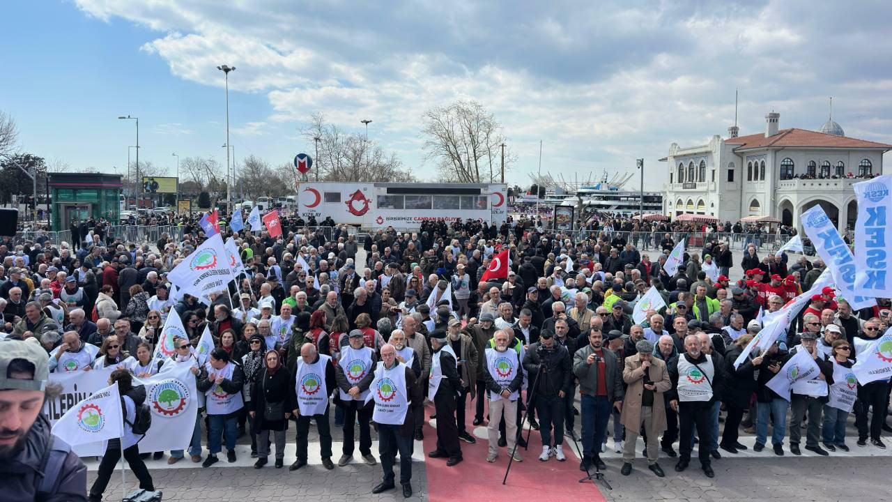 Kadıköy’de emeklilerden 'sefalet zulmüne son' mitingi: 'Bu düzen sürdürülemez'