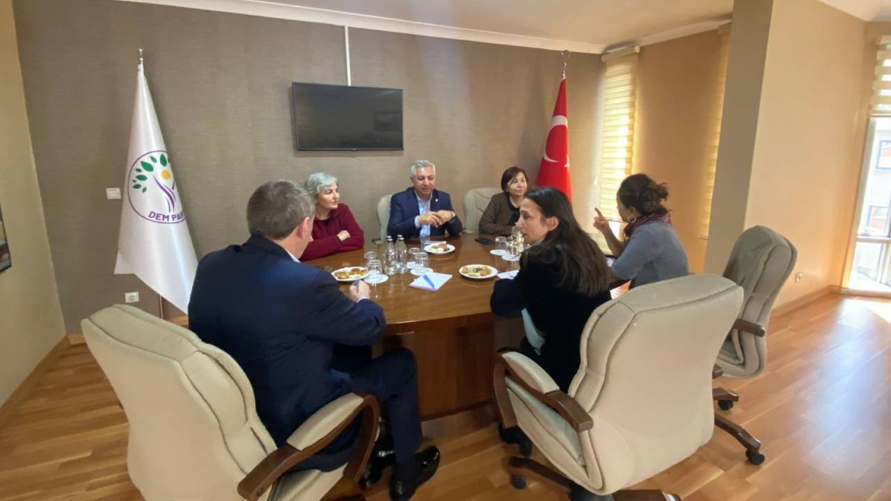 EMEP’ten DEM Parti’ye 1 Mayıs ziyareti