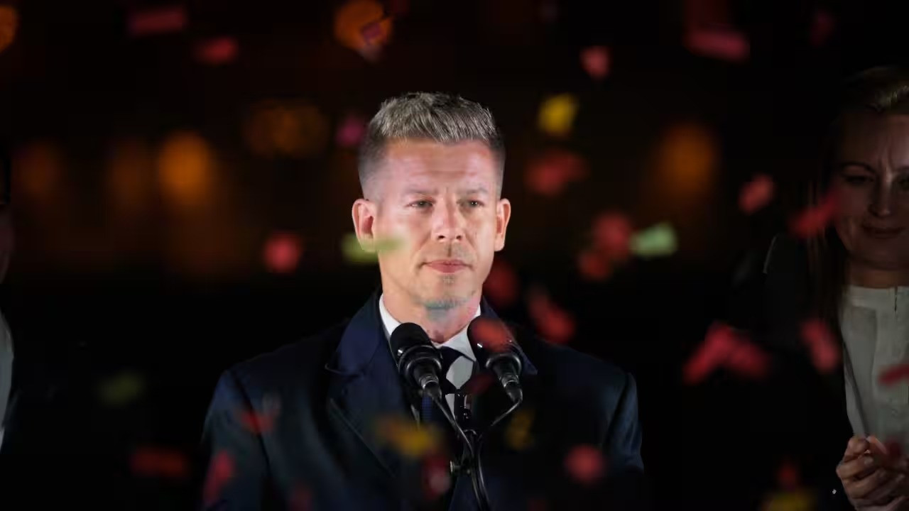 Macaristan'da seçimi kazanan Magyar: Ülkeyi özgürleştirdik