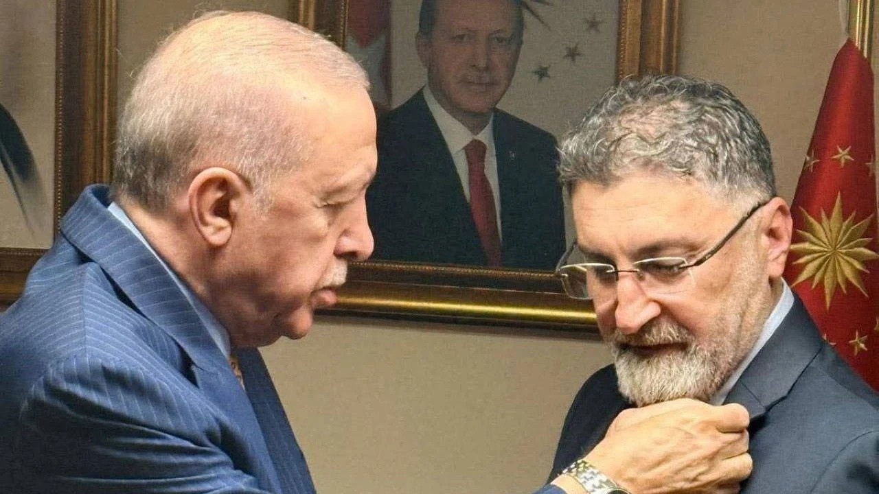 CHP’den istifa eden Serik Belediye Başkanı AKP’ye katıldı