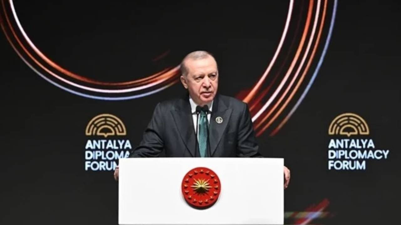 Erdoğan: Dünya istikamet buhranı yaşıyor, tehlikeli bir eşikteyiz