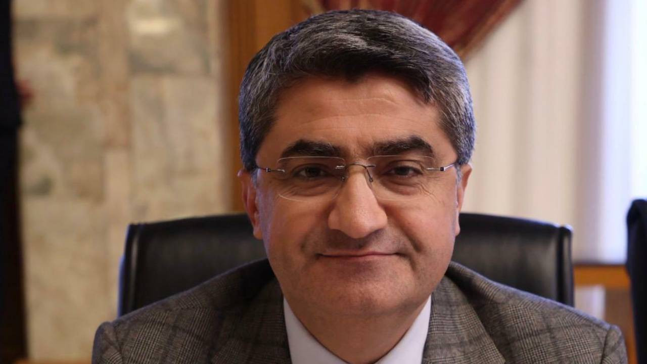 Ekmen: Süreçte aksama var, yasal düzenleme gecikmemeli