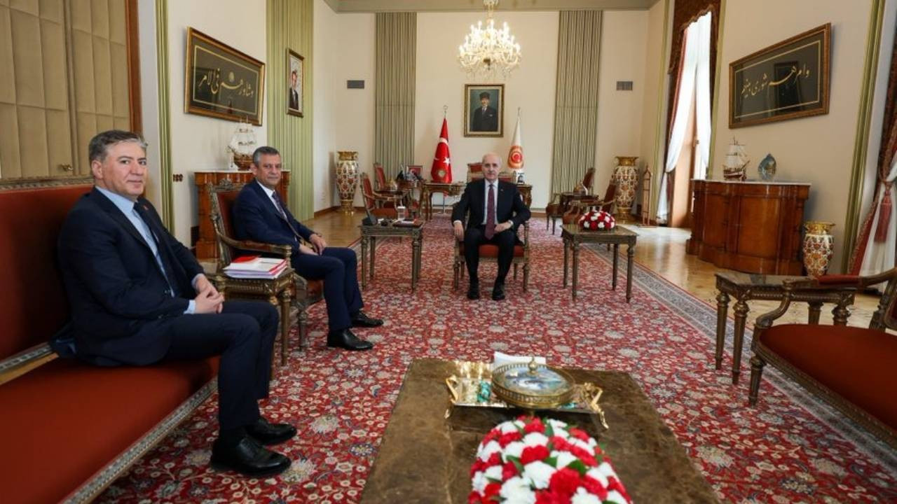 Özgür Özel, Meclis Başkanı Kurtulmuş ile görüştü