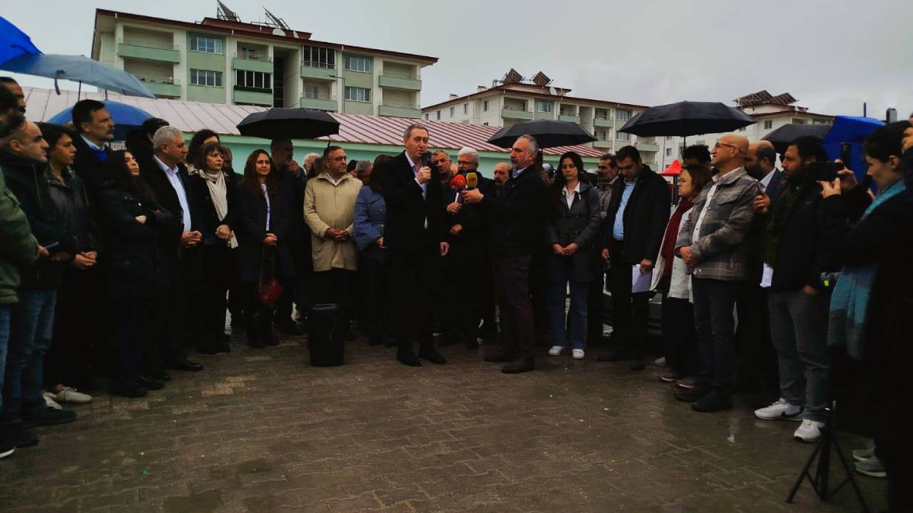 Siyasi parti temsilcileri Demritaş'ı ziyaret etti... Bakırhan: 'Merdivenin ilk basamağı AHİM ve AYM kararlarıdır'