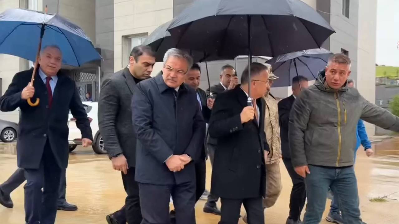 Antep’te şiddetli fırtına ve dolu: 100’e yakın bina hasar gördü, eğitime 1 gün ara verildi