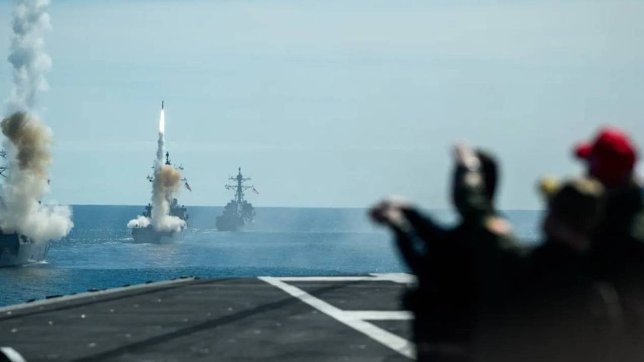 İran 'ABD savaş gemisini vurduk' dedi, CENTCOM yalanladı