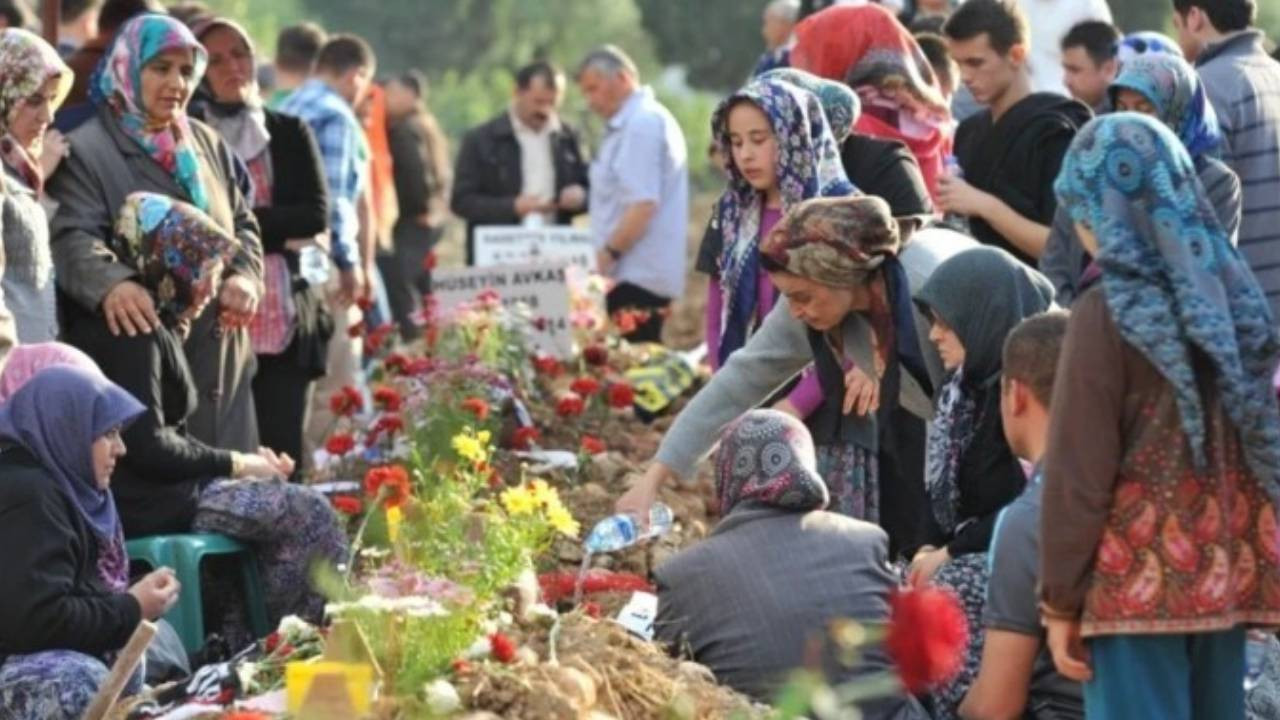 Soma’da 301 madenci 12’nci yılında anıldı: 'Bu düzen değişmeli'
