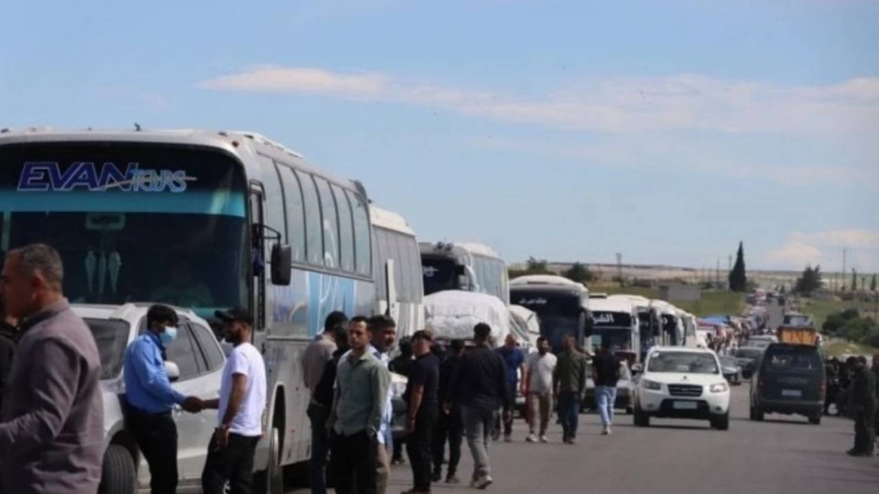 Kobani'deki 600 Efrinli aile evlerine döndü