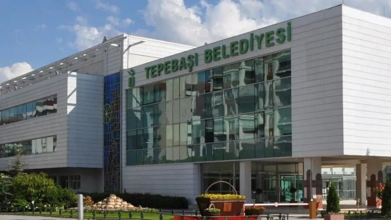 Tepebaşı Belediyesi'ne operasyon: 15 kişi tutuklandı