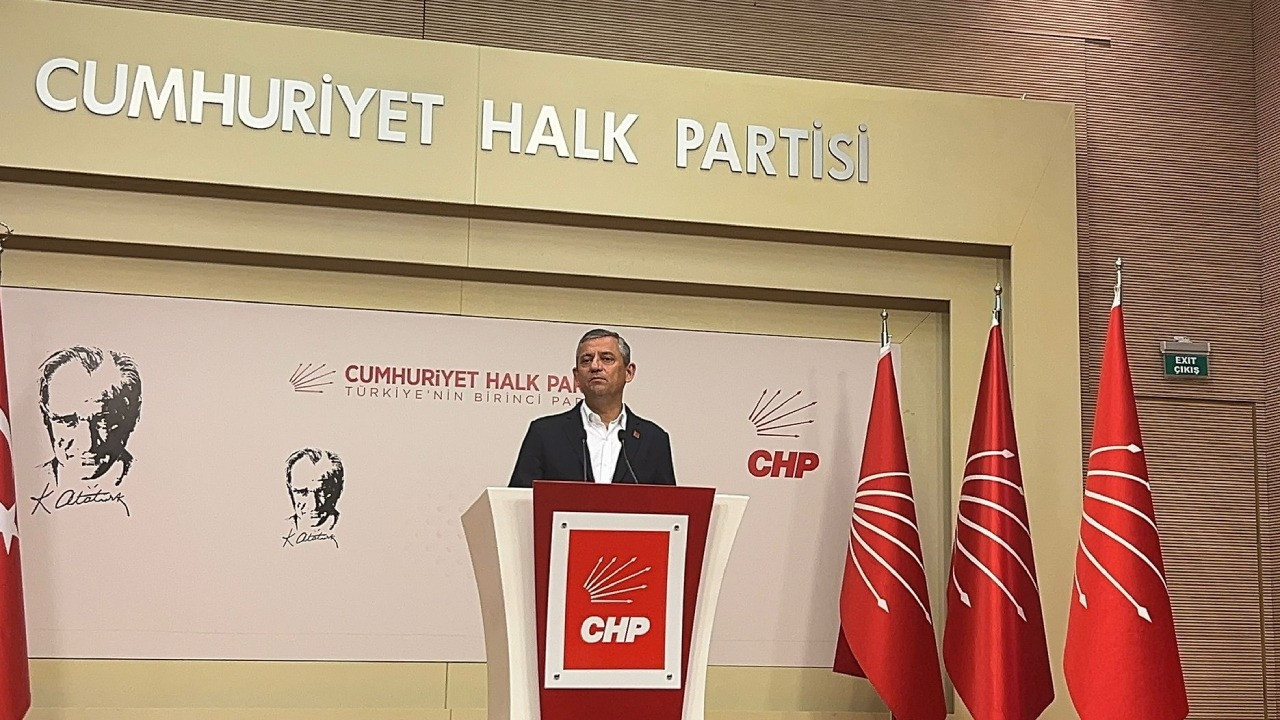 Özgür Özel: Sarayın icazetiyle o koltukta oturmam