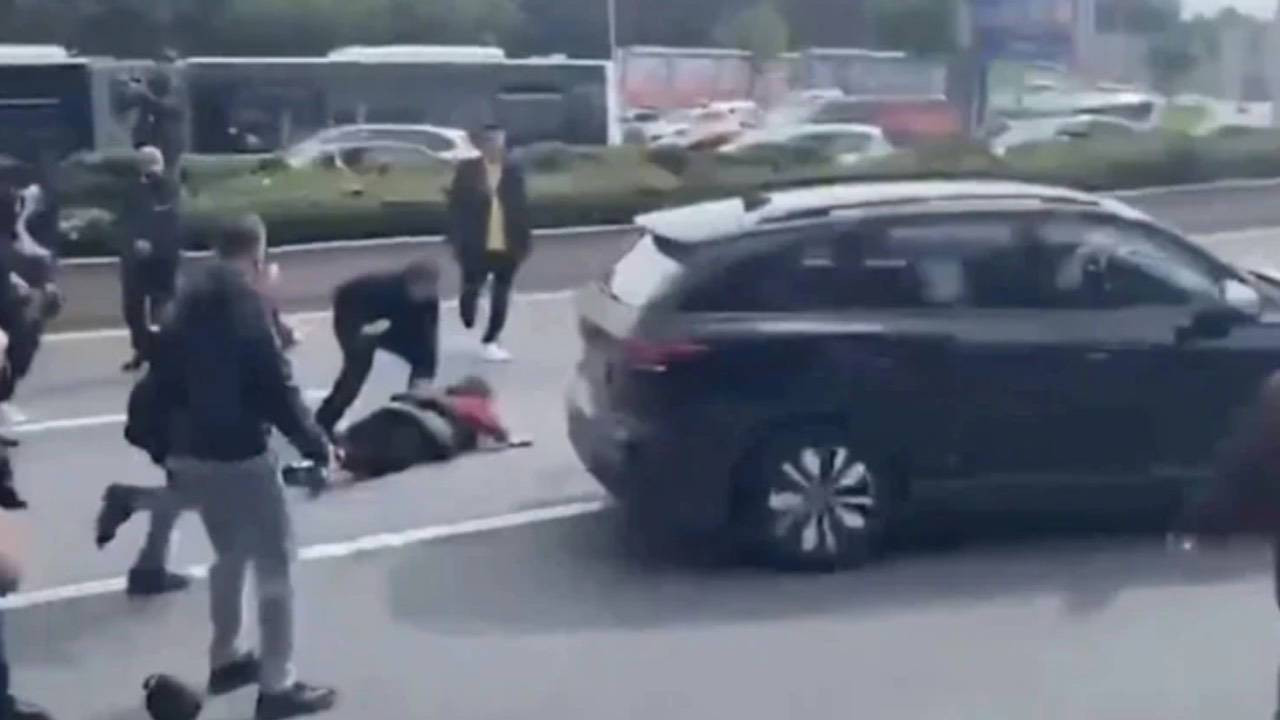 CHP Genel Merkezi önünde bir kadına çarpan aracın plakası sahte çıktı