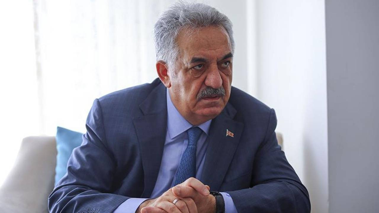 AKP'li Hayati Yazıcı: Yeni anayasa referandumla yapılacak